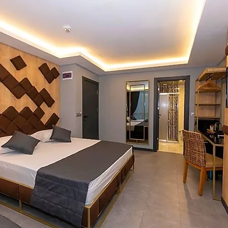 Fly And Airport Hotel