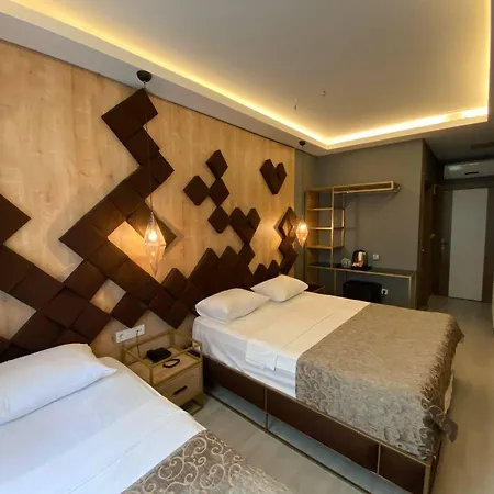 Fly And Airport Hotel