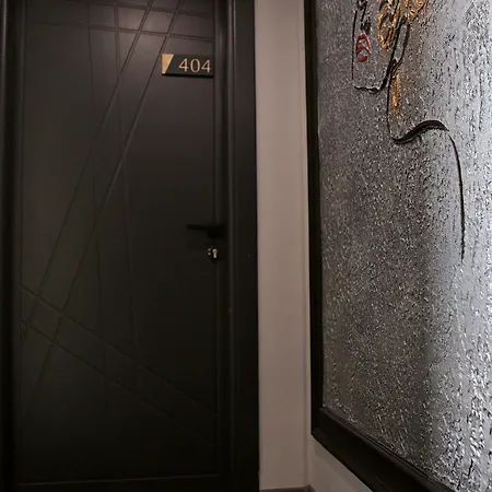 Fly And Airport Hotel